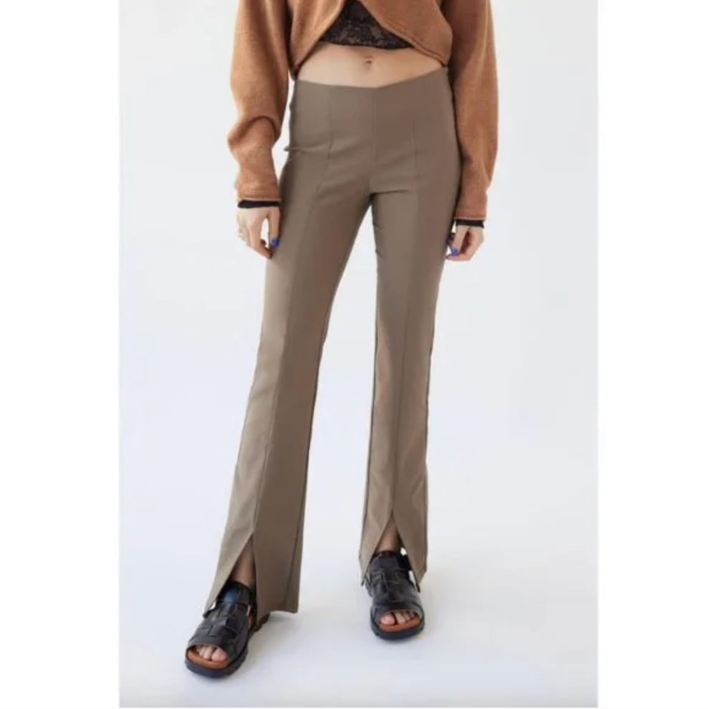 NWT Urban Outfitters Vivian Split Hem Flare Pant Greensize 4 Fall Work College